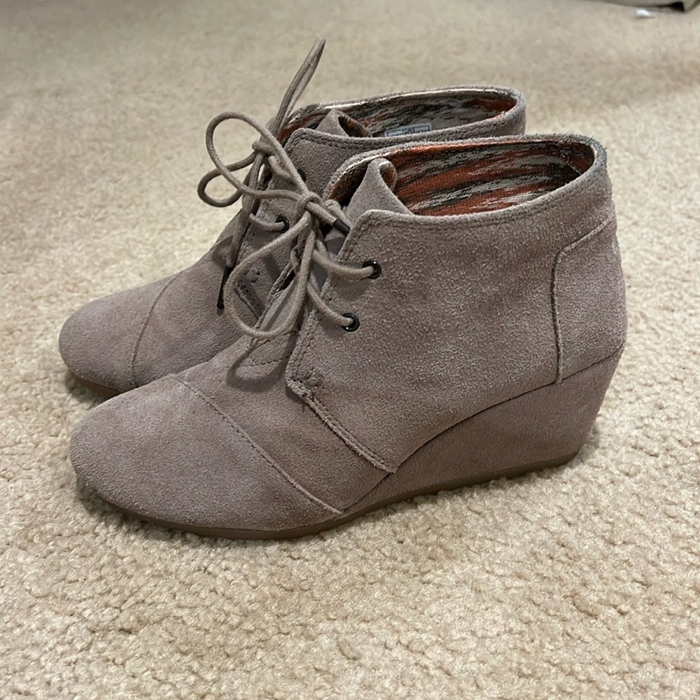 Tom’s Wedge Lace Up Bootie